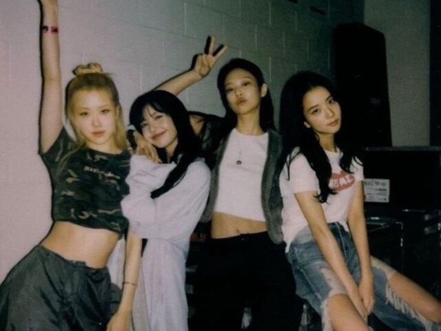 Itzy, Black pink