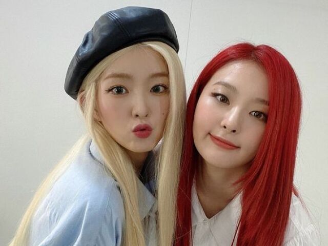 Irene & Seulgi (Red Velvet)