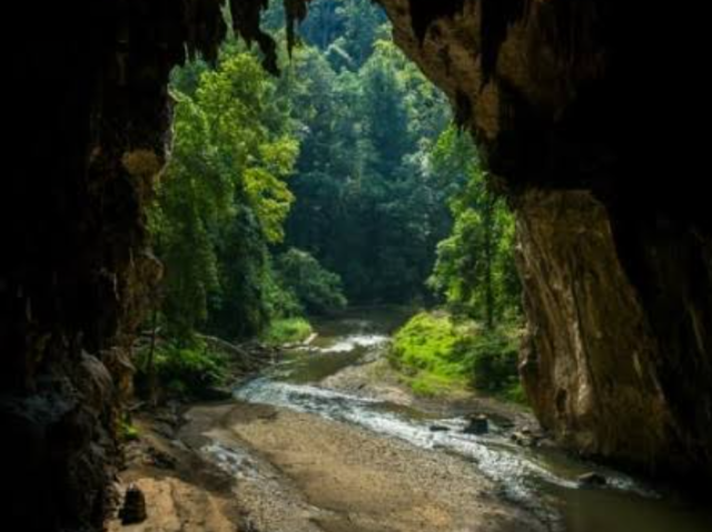 Uma Caverna!