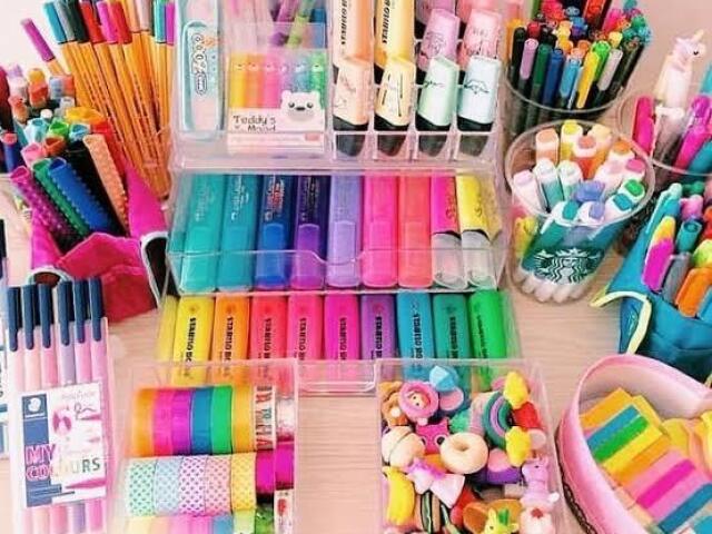 Monte seu material escolar de 2023 💗