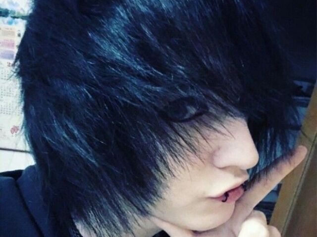 emo