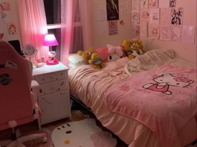 Um quarto fofo tema Hello Kitty