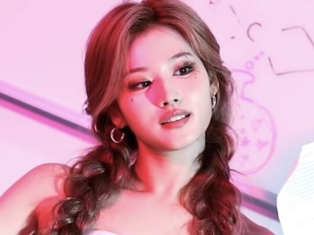 Sana TWICE