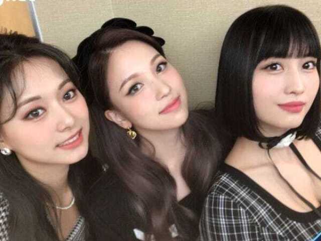 TZUYU, MINA E MOMO