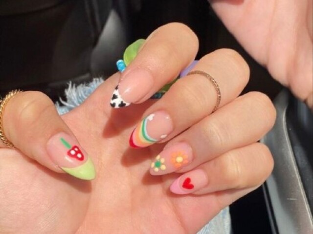 (ᗒᗩᗕ)