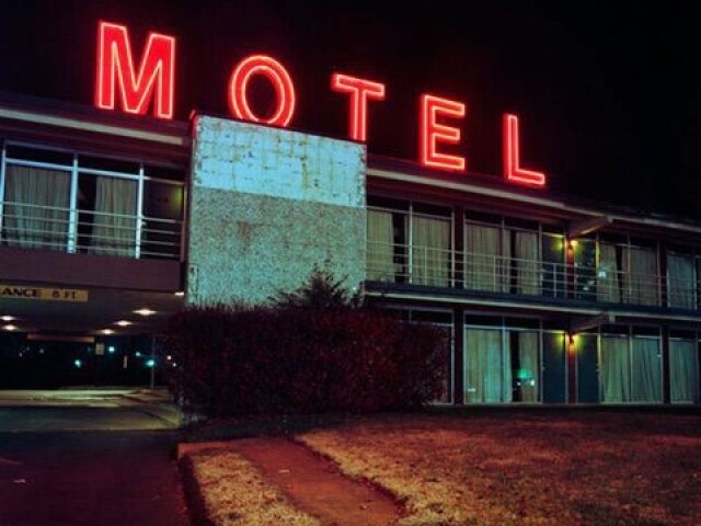 Motel.