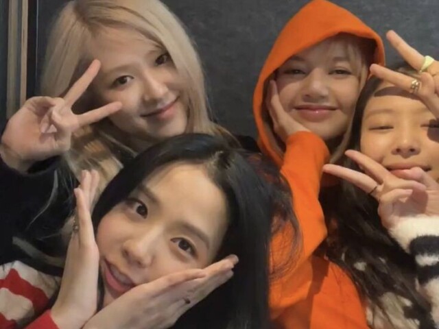 Jennie, Jisoo, Rose, Lisa