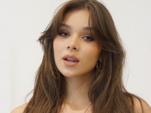 Hailee Steinfeld.