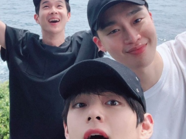 V, seo joon, Choi woosik.