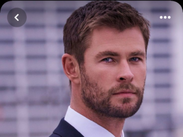 Cris hemsworth(Thor)