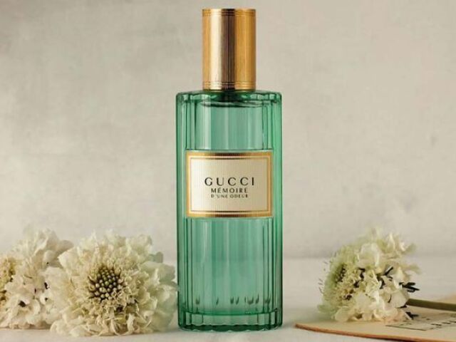 Mémoire d’une Odeur Gucci - (cheiro refrescante de camomilas, sensação de sintonia com a natureza)