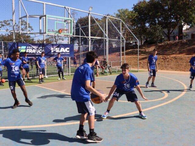 Escolinha de basquete