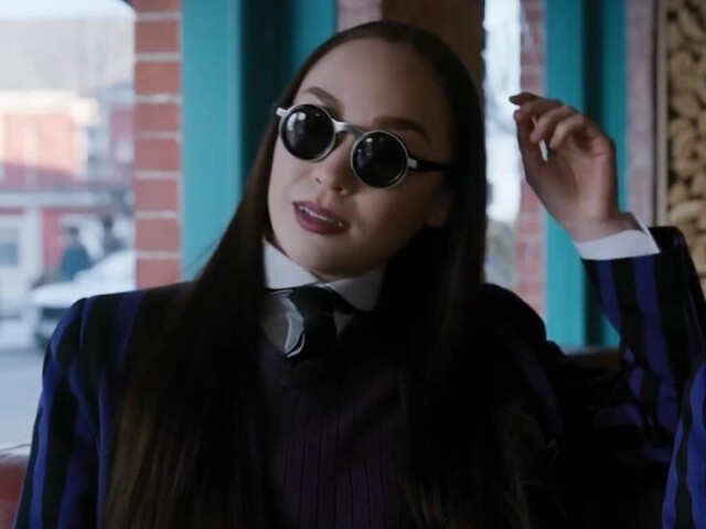 Uma aberração, monstro ou algo do tipo🧛♀️