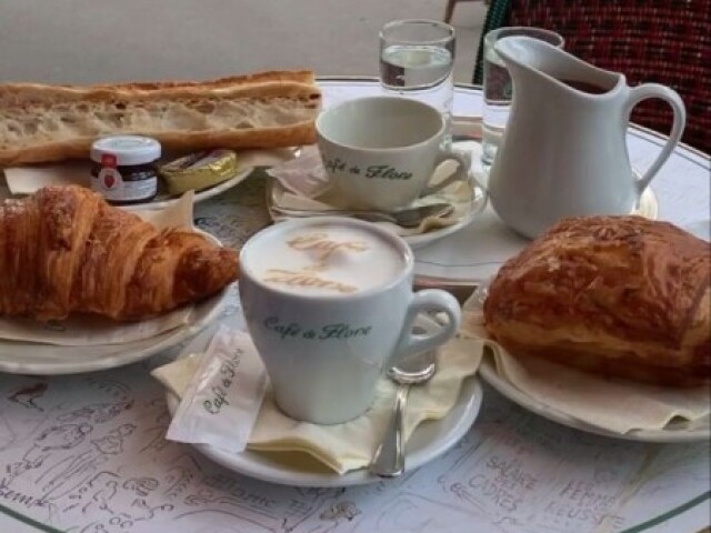 CafĂ© estilo francĂȘs