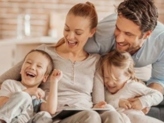 Uma casa que possa caber
A minha familia!👨👩👦👦