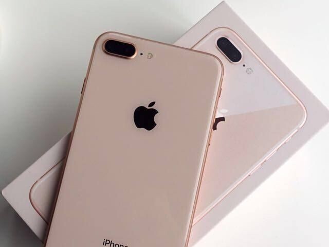 Um iPhone/Celular📱