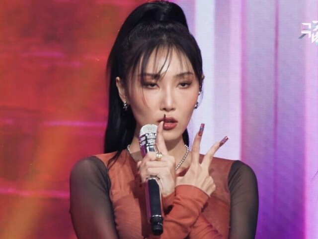 HWASA (MAMAMOOO)