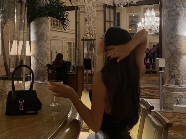 Monte sua vida de burguesa 🥂