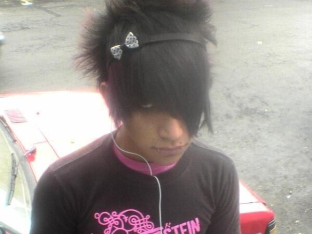 Emo akkakaka