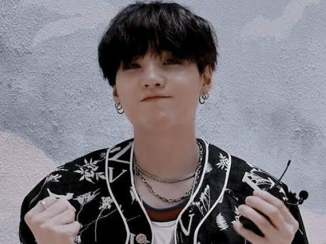 Yoongi (SUGA)