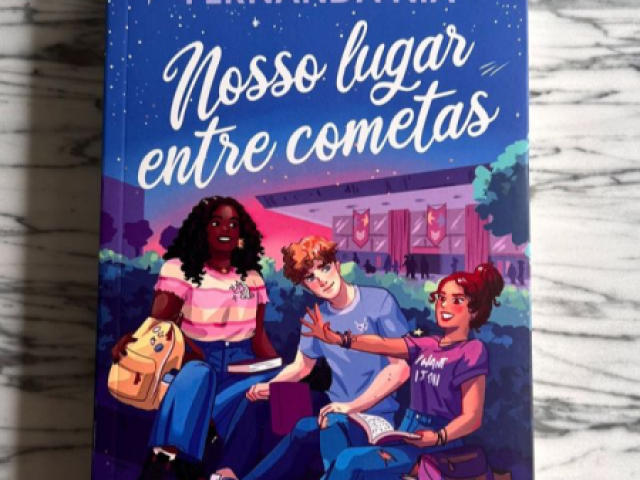 ->Um livro<-