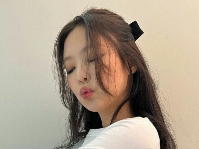 Jennie-BLACKPINK