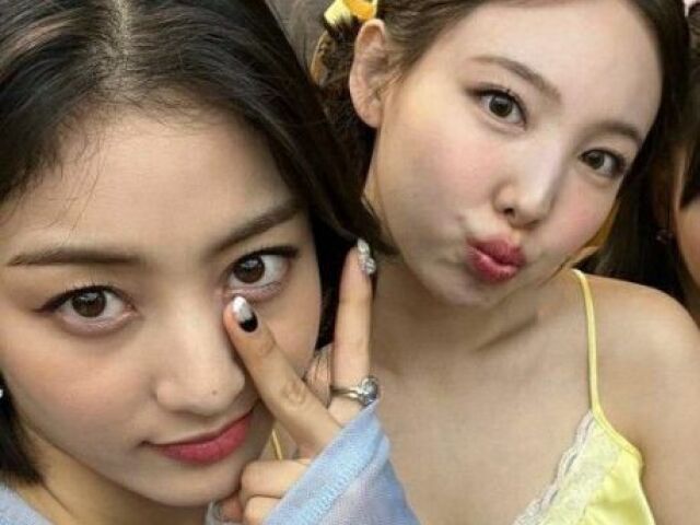 → Nayeon com a Jihyo! 💗