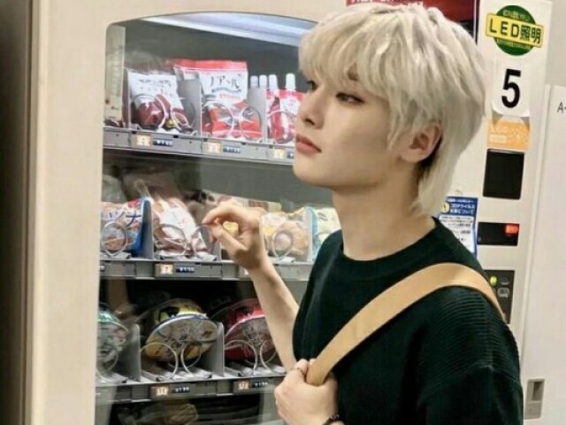 I.N Comprando algo
pra mostrar que
tem dinheiro