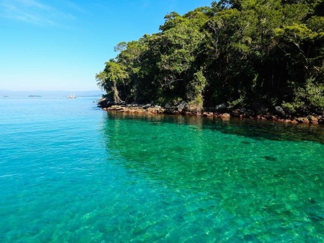 Mares, lagoas e rios