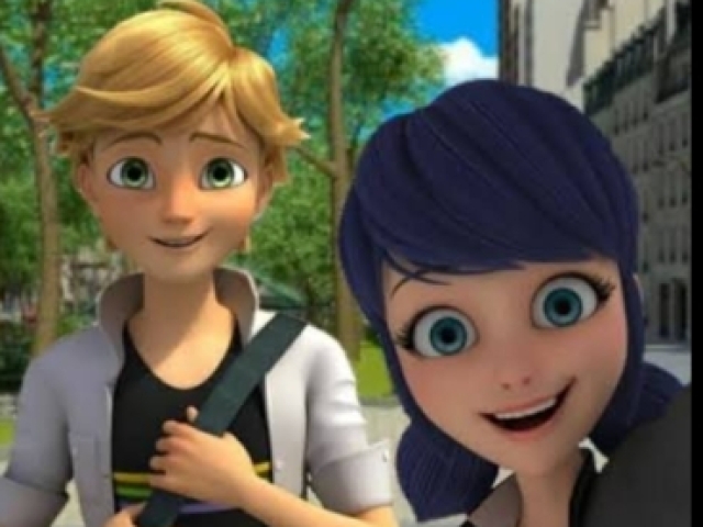 Apenas a Marinette e o Adrien.