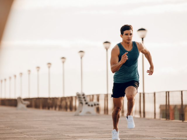 nao poder parar de correr 
fazer tudo correndo