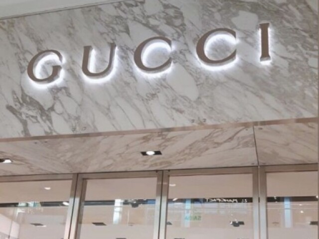 Na Gucci