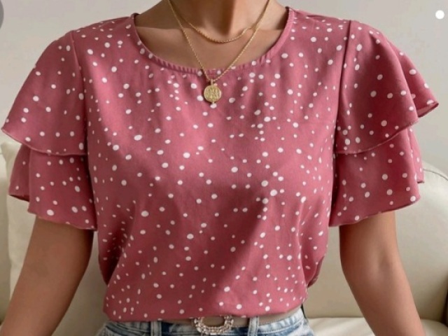 Blusa rosa com pintinhas brancas