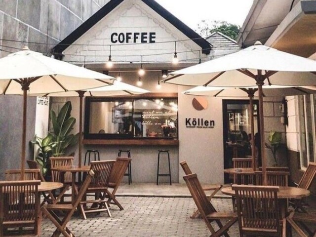 Um café.