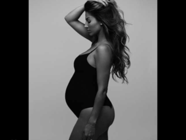 Anciosa para te ver
Anciosa para te ter em meus braços
Vem minha gatinha mamãe està te esperandooo ❤️🙆♀️!!!