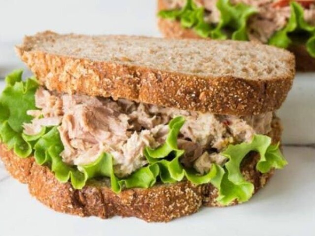 Sanduíche de atum com alface 🥪