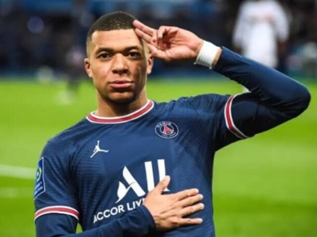 Braços Cruzados - Mbappé