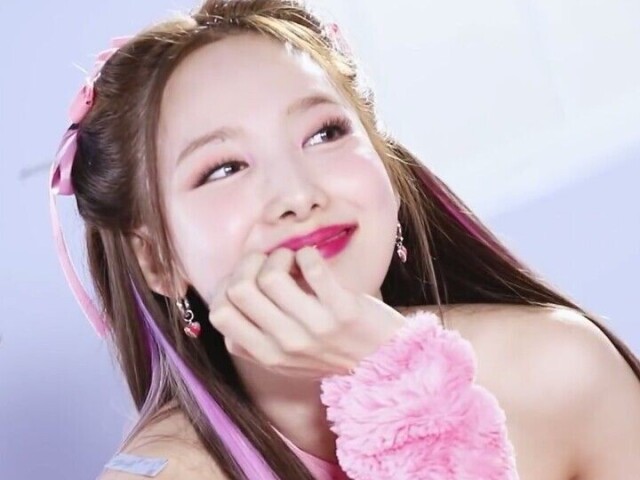 Nayeon!