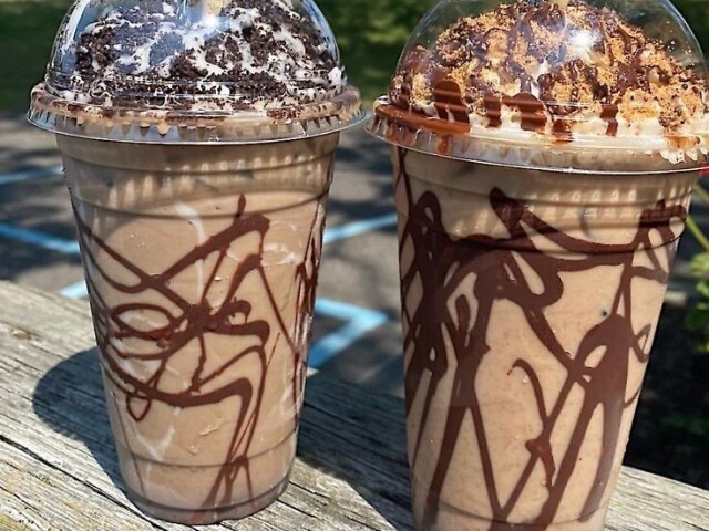 Milk shake? 😲😲😋🥰