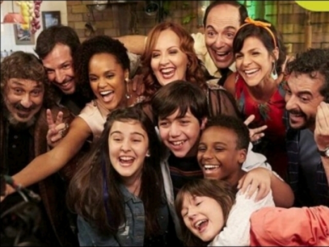 Sou muito ALEGRE e gosto sempre de ficar com as pessoas que eu amo. 👨👩👧👦
