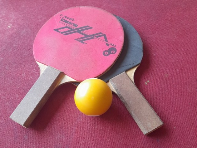 Jogar ping pong