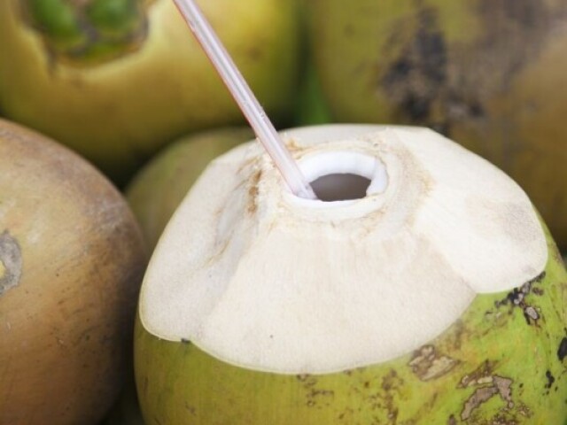 Água de Coco, suco de laranja natural e coca