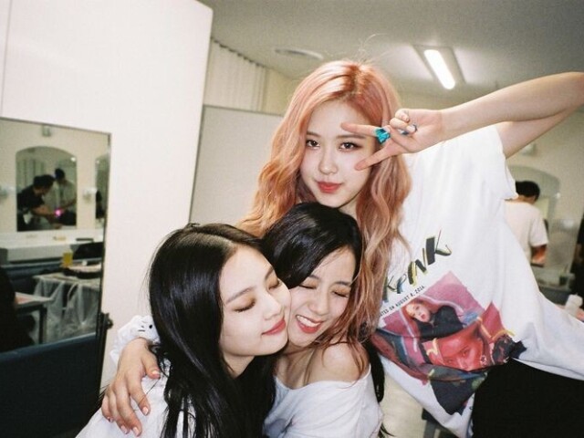 Jisoo, Jennie e Rosé