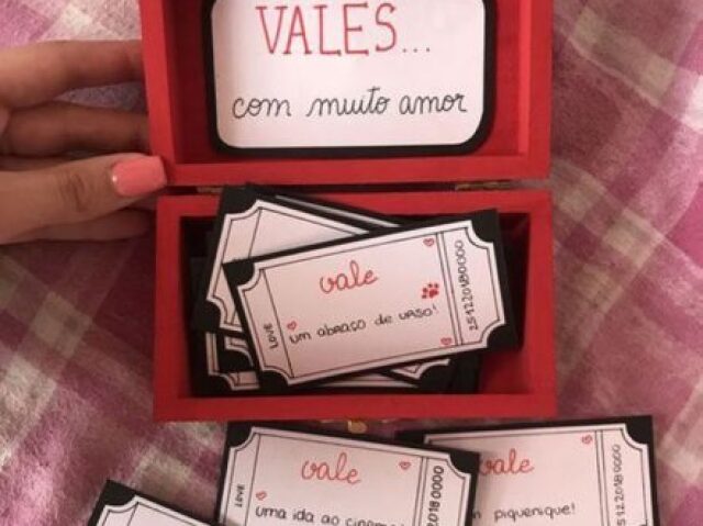 Presente feito a mão com bastante carinho ❤️