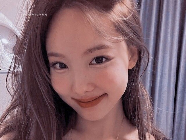 🐚} Nayeon