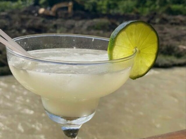 4* margarita e mimosa bem fraco Mas pode te matar