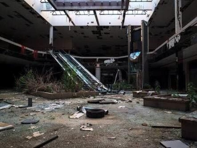 Shopping abandonado