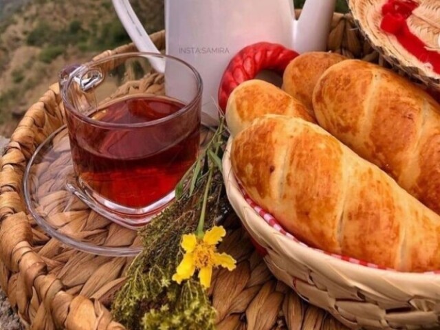 Chá + Pãezinhos