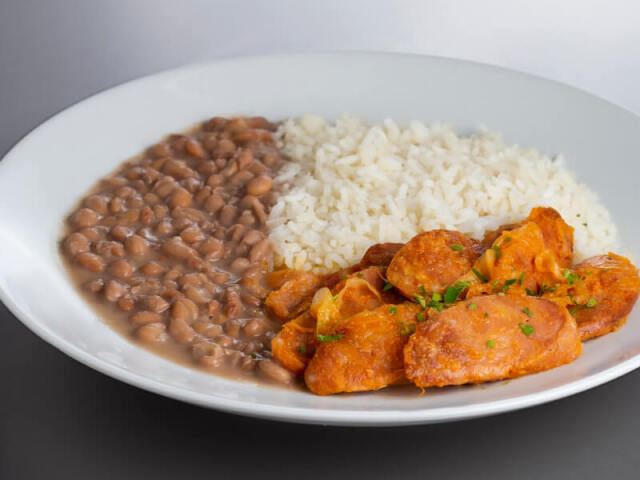 Arroz, Frango e Feijão.