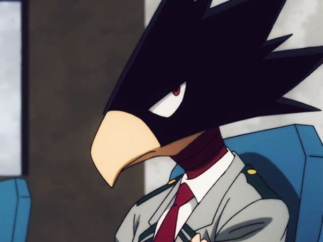 ' Tokoyami entra na sala e já percebe oque está acontecendo '
Tokoyami- a atitude de vocês é indesejável por favor saiam da nossa sala
Pessoa1- quem você pensa que é?! Pássaro?!
Tokoyami- saiam ou chamarei os professores
' as pessoas queriam o enfrentar, mais por não saberem sua individualidade acharam melhor irem embora'